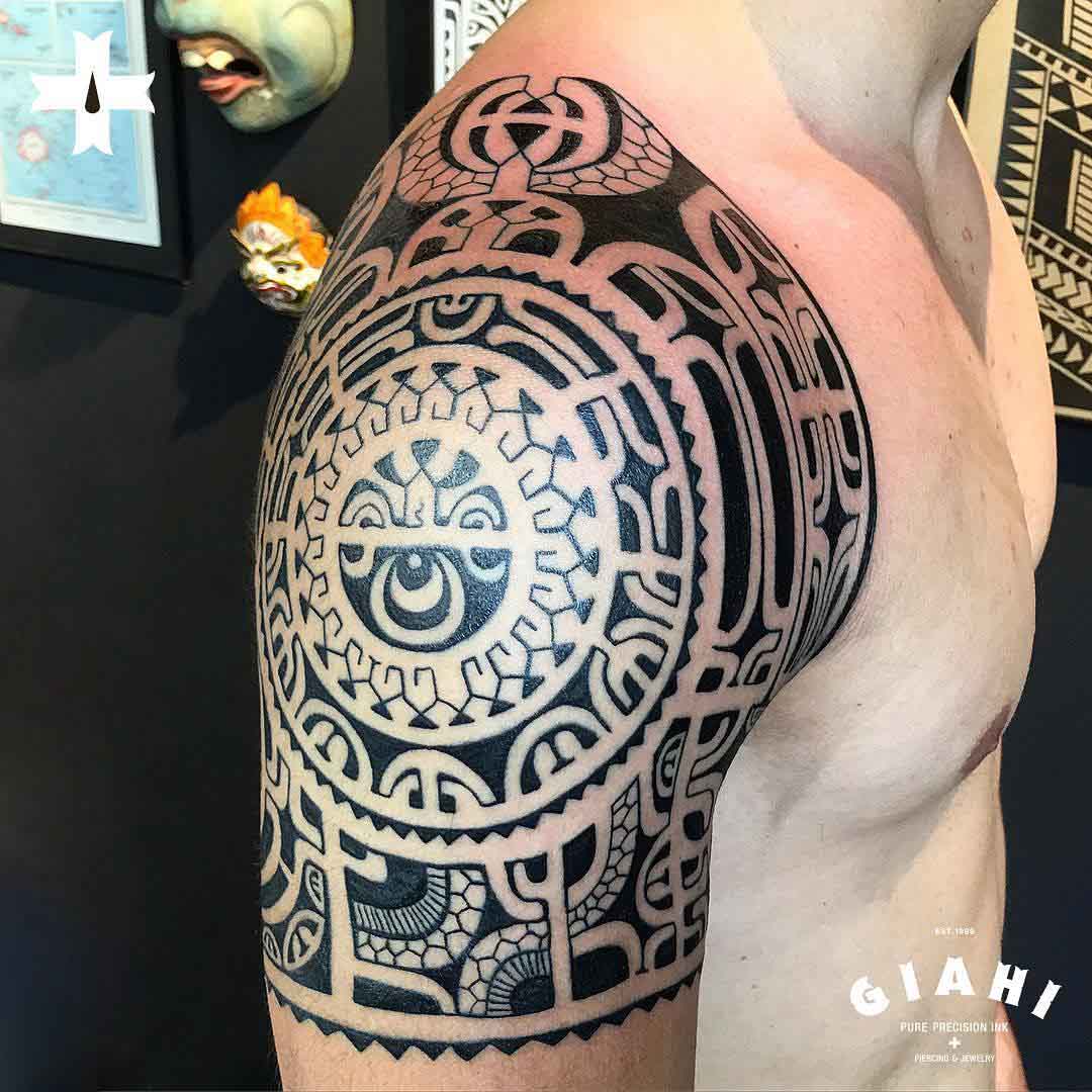 shoulder tattoo maori sleeve